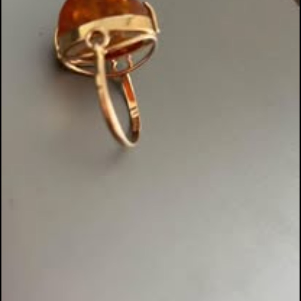 Elegant 583 k Gold and Amber Ring